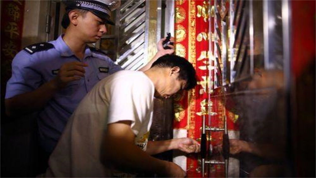 嘉义请开锁师傅开了锁后，师傅为什么一般都不进门，就算主人请也不进去？